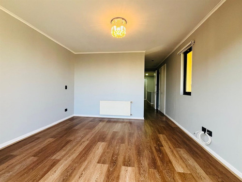 Casa En Arriendo De 4 D,piscina, En Condominio, Piedra Roja.