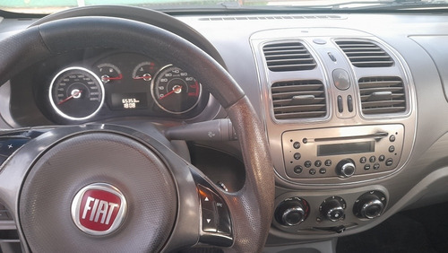Imagen 8 de 15 de Fiat Grand Siena 2014 1.6 Essence 115cv
