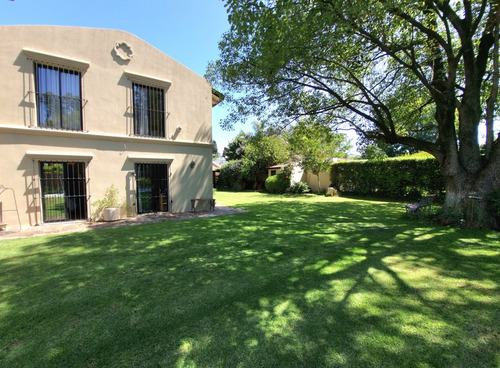 Casa | Amb | 4 Dorm | 400 M2 | Lote 800 M2
