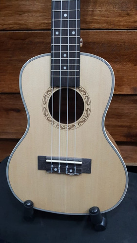 Ukelele Concierto Kc60 Kanele C/ Funda Spruce Cuotas