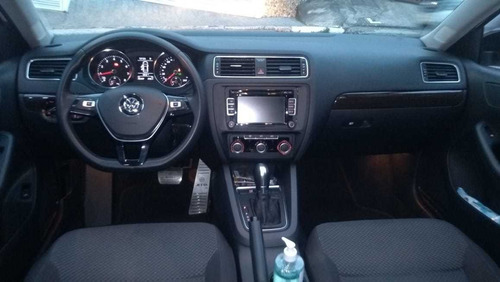 Imagem 4 de 15 de Volkswagen Jetta 2015 2.0 Comfortline Flex Aut 4p