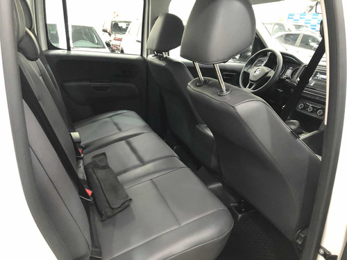 Imagen 19 de 25 de Volkswagen Amarok 2023 2.0 Cd Tdi 140cv Trendline Llantas16
