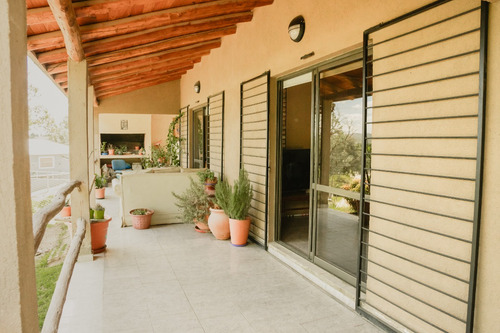Oportunidad De Inversión. Complejo En San Antonio De Arredondo, 3 Departamentos.