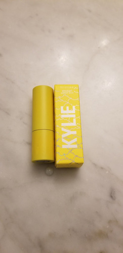 Kylie Cosmetics Matte Lipstick Tono:  Cosmic