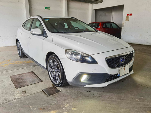 Imagen 1 de 11 de Volvo V40 2014 1.6 Adittion T3 Mt