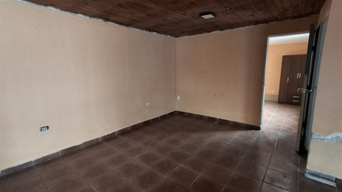 Casa En Venta De 1 Dorm. En El Bosque