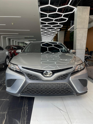 Toyota Camry Se 2020