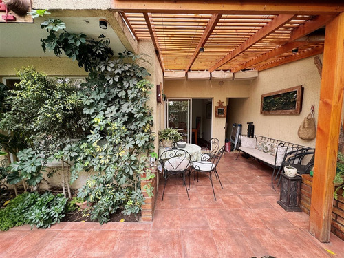 Casa En Arriendo De 4 Dorm. En Huechuraba