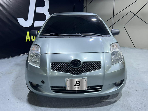 Imagen 2 de 8 de Toyota Yaris .