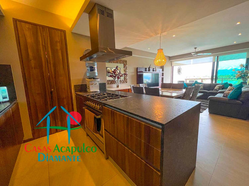 Cad La Isla Emerald H6. Departamento En Condominio De Playa Con Terraza Y Vista A Las Albercas