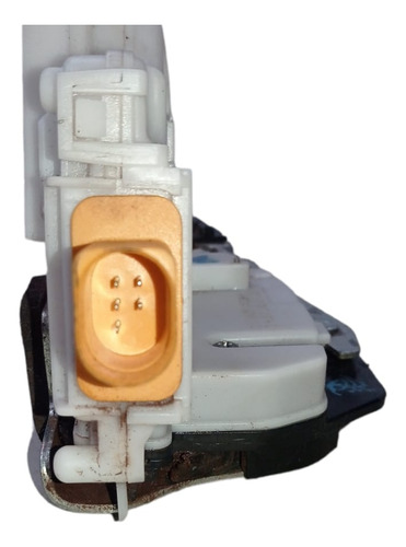Fechadura Porta Esquerda Vw Saveiro 2020 - 5u3837013aa (Usado)