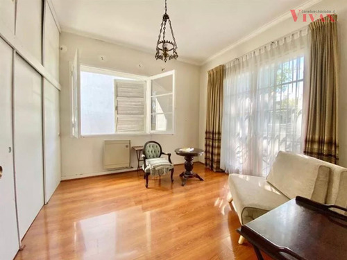 Casa En Arriendo De 6 Dorm. En Providencia