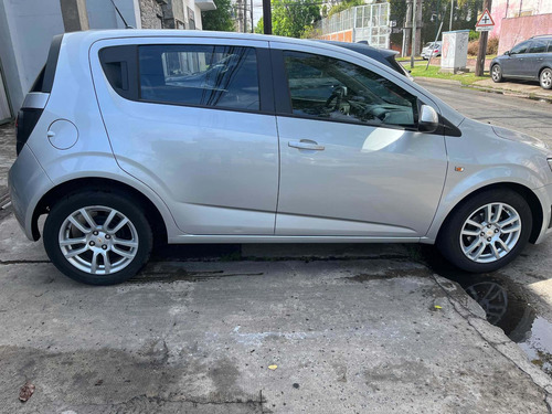 Imagen 4 de 16 de Chevrolet Sonic 1.6 Lt 2014