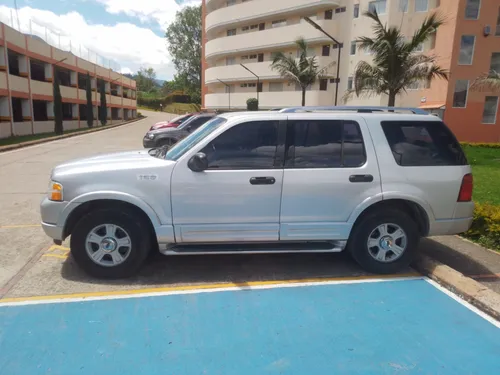 Ford Explorer 4.6 Centennial