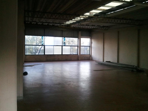 Imagen 16 de 20 de Local En Caseros 1717, Muy Vistoso, Casi 700 M2. Mixtura 4 Venta Con Renta