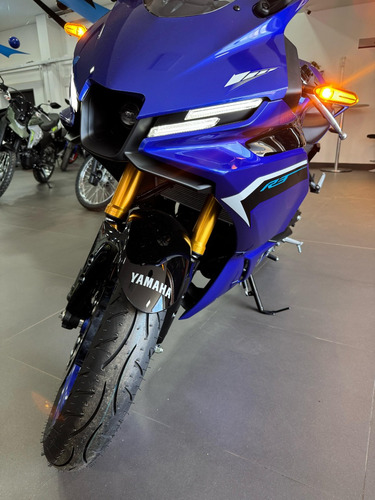 Nova R3 Connected 25/26 + Emplacamento!