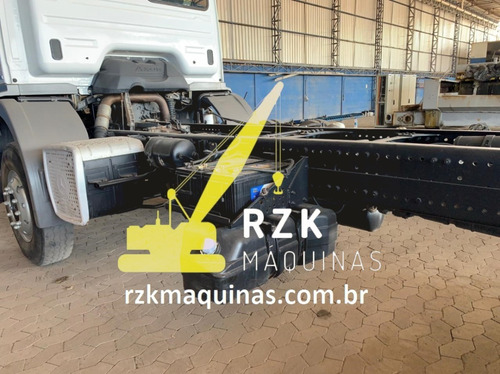 Imagem 10 de 15 de Caminhão Truck Mb 2831 Axor 6x4 - 2011/12
