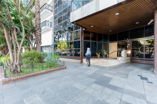 Av. Del Libertador Y Lacroze - 200 M2 - Cocina Reciclado