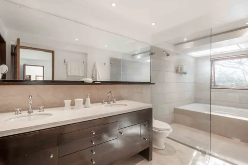 Casa En Arriendo/venta En Sierras Del Moral. Cod V7515