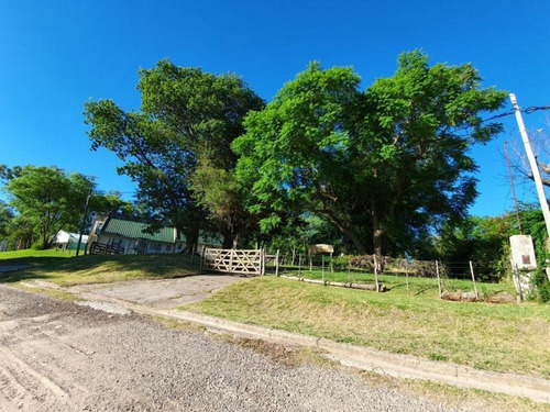 Amplia Quinta Con Dos Casas,  Pileta Y Vista Al Rio