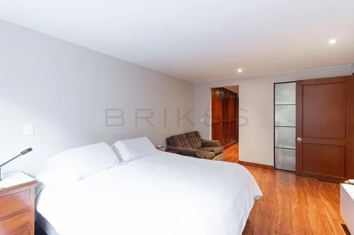 Apartamento En Venta En Chico Reservado. Cod V3984