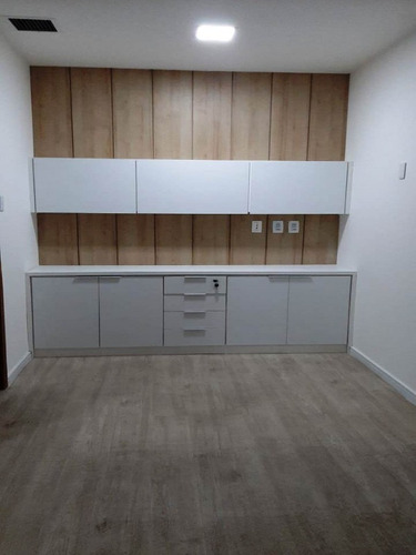 Imagem 15 de 20 de Sala Comercial Para Alugar No Centro Medico Salvador Com 40m2 No Rio Vermelho - Iur465 - 69486043