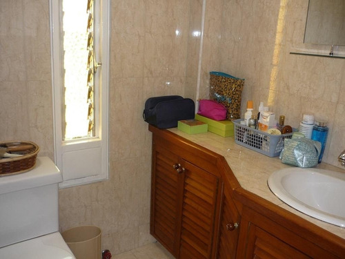 Casa En Venta, Urb. Los Naranjos Del Cafetal