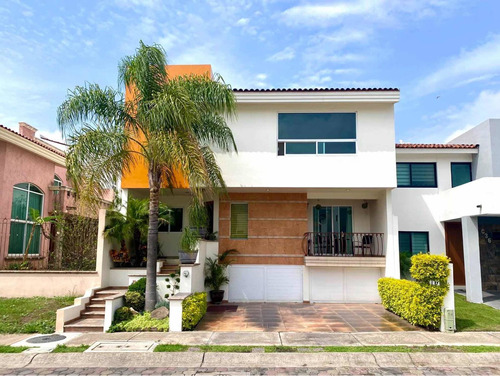 Casa En Venta En Bosques De Santa Anita Tlajomulco