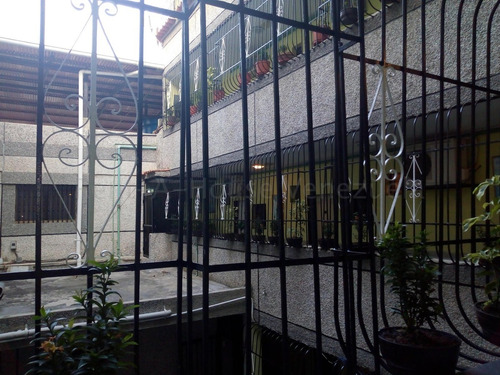 Hotel En Venta Macuto #24-24065 Johana Blanco