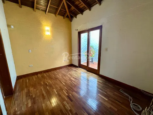 Casa En Arriendo En Loma Del Escobero. Cod A776176