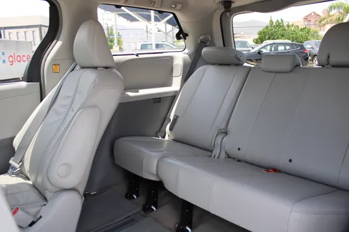 Toyota Sienna Minivan 2013