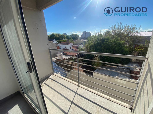 Imagen 6 de 14 de Bajo De Precio! Hermoso 2 Ambientes Con Balcon En Saenz Peña - 5 Años
