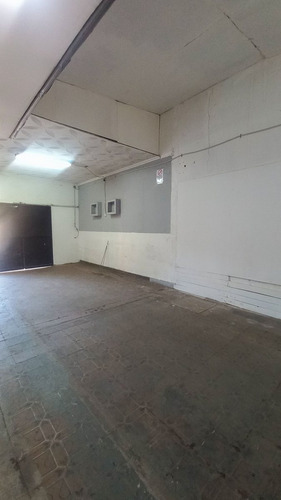 Venta Terreno/galpón Con Locales