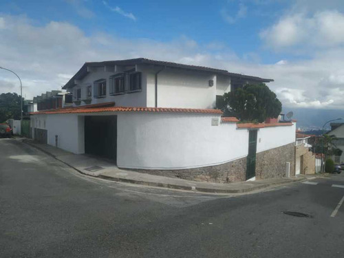 Se Vende Casa 4h+s/2.5b+s/3e Alto Prado