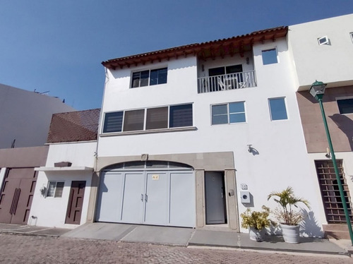 Casa En Fraccionamiento Privado En Delicias, Cuernavaca Morelos.
