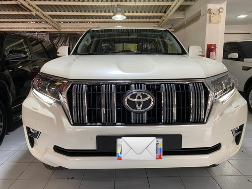 Imagen 2 de 10 de Toyota Prado