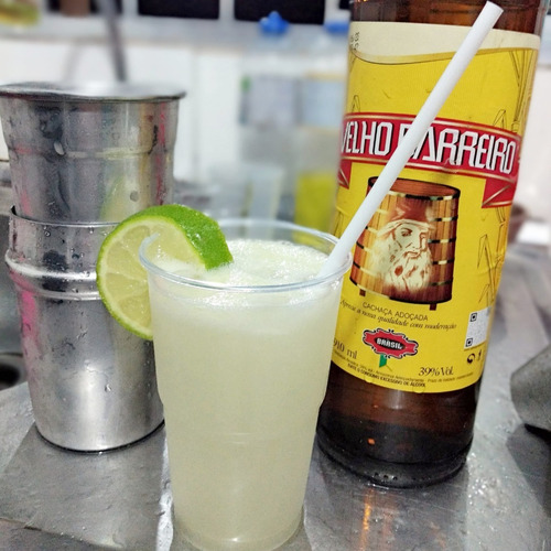 Velho Barreiro Aperitivo Destilado Caja X12u 910ml