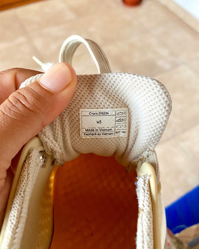 Calzado Zapatillas Crocs De Niña Con Cordones (Usado)
