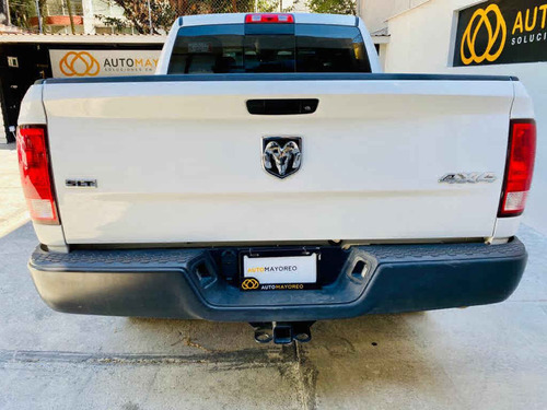 Imagen 2 de 8 de Ram Ram 2500 2018 4p Crew Cab Slt Trabajo 4x2 V8 6at