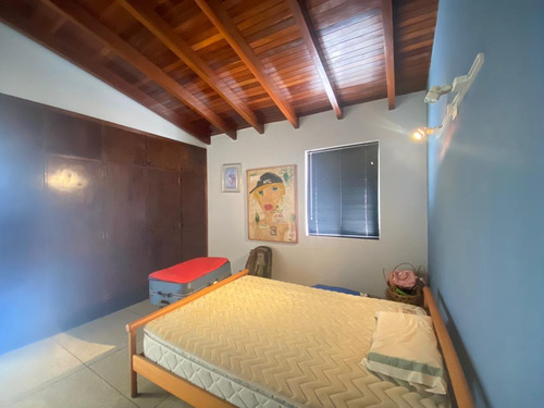 Imagen 15 de 24 de Venta De Casa En Santa Paula | J24