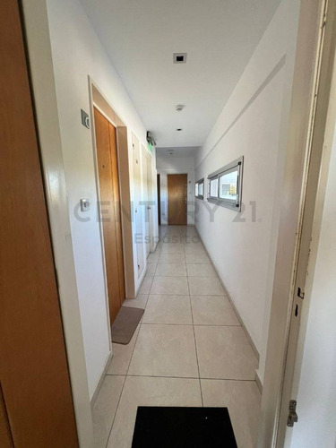 Imagen 19 de 21 de Departamento De Un Dormitorio Frente Al Parque San Martin Con Balcon.