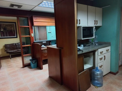 Imagen 6 de 12 de Amplia Oficina En El Mejor Centro Comercial Empresarial Del Oeste En Montalbán