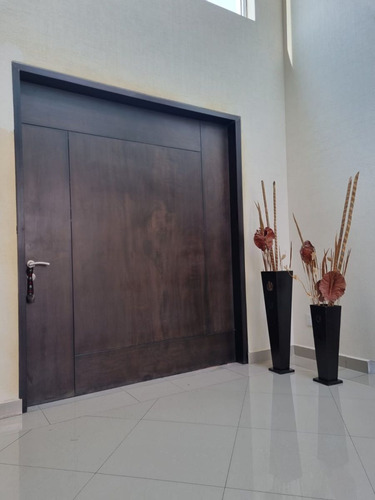 Casa En Venta O Renta En El Mesón, Calimaya 4 Recamaras 520 M2 Construccion