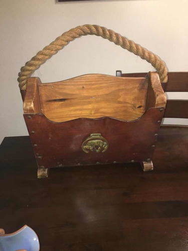 Antiguo Revistero En Madera Dura , Cuero Y Bronce