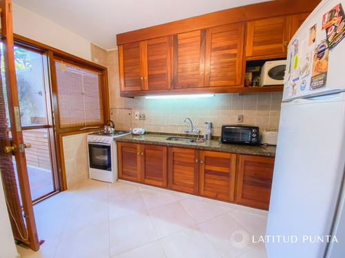 Casa En Cantegril- Ref: 1335