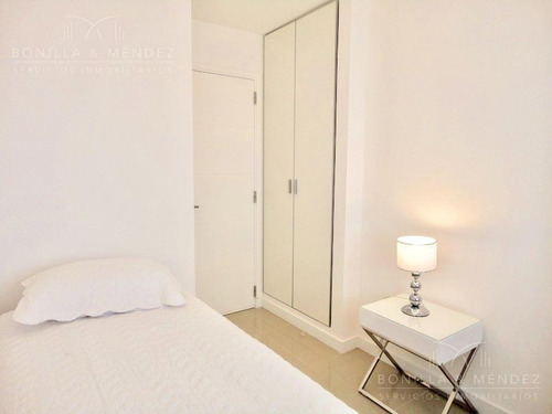 Forest Tower Ii, 3 Dorm, 2 Baños,1 En Suite, Muy Bien Puesto!