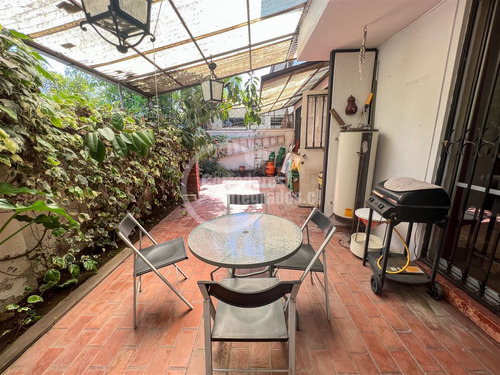 Casa En Venta De 4 Dorm. En Las Condes
