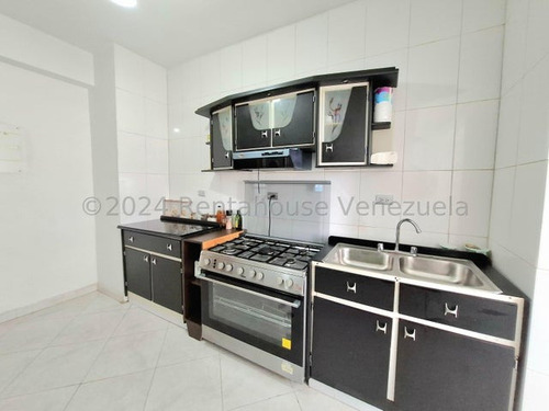 Excelente Apartamento En Venta Urb. San Jacinto, Maracay, Con Planta Electrica, Piso Bajo, 24-28825 Mv