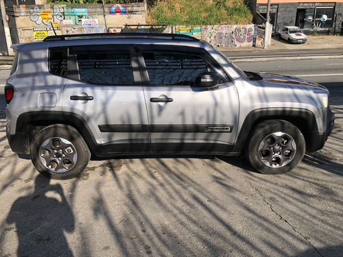 Jeep Renegade 1.8 Flex Aut. 5p
