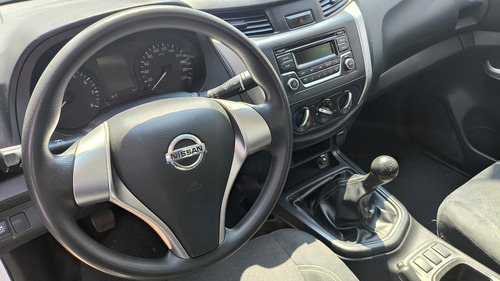 Nissan NP300 2.4 Doble Cabina Se Aa Pack Seg Mt